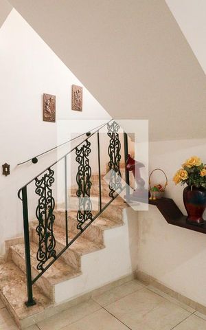 Casa à venda com 183m², 3 quartos e 3 vagasSala