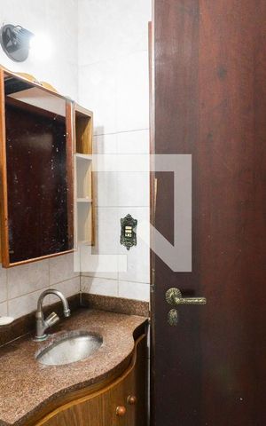 Casa à venda com 183m², 3 quartos e 3 vagasBanheiro Social