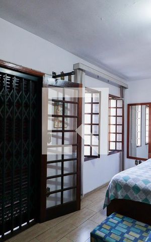 Casa à venda com 183m², 3 quartos e 3 vagasSuíte