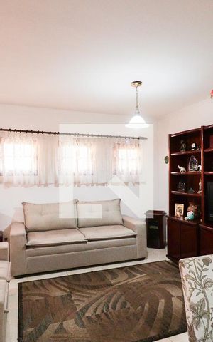 Casa à venda com 183m², 3 quartos e 3 vagasSala