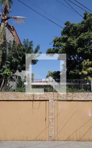 Casa à venda com 150m², 5 quartos e 3 vagasFachada