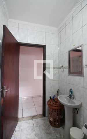 Casa à venda com 300m², 2 quartos e 3 vagasBanheiro Social