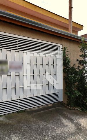 Casa à venda com 156m², 3 quartos e 2 vagasFachada