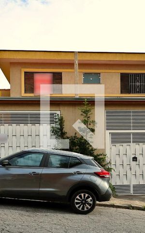 Casa à venda com 156m², 3 quartos e 2 vagasFachada