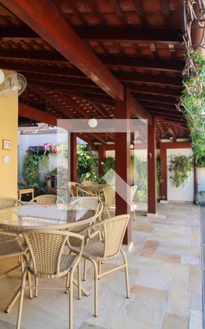 Casa à venda com 525m², 5 quartos e 5 vagas Casa à venda com 525m², 5 quartos e 5 vagasÁrea Externa