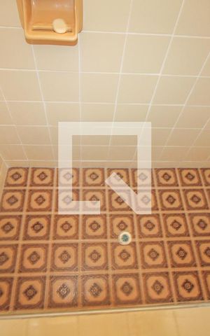 Casa à venda com 525m², 5 quartos e 5 vagas Casa à venda com 525m², 5 quartos e 5 vagasBanheiro Social