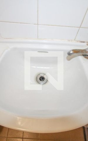 Casa à venda com 525m², 5 quartos e 5 vagas Casa à venda com 525m², 5 quartos e 5 vagasBanheiro de Serviço