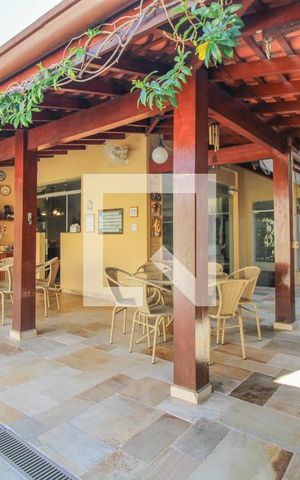 Casa à venda com 525m², 5 quartos e 5 vagas Casa à venda com 525m², 5 quartos e 5 vagasÁrea Externa