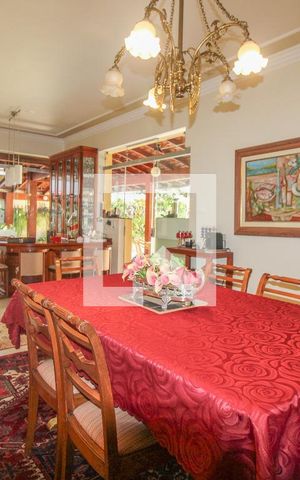 Casa à venda com 525m², 5 quartos e 5 vagas Casa à venda com 525m², 5 quartos e 5 vagasSala