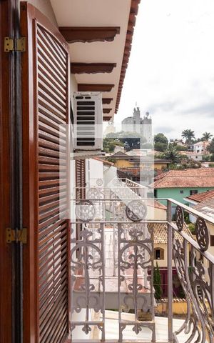 Casa à venda com 220m², 3 quartos e 4 vagasVaranda da Suíte