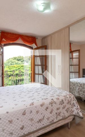 Casa à venda com 220m², 3 quartos e 4 vagasSuíte