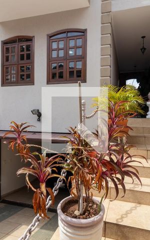 Casa à venda com 220m², 3 quartos e 4 vagasEntrada Principal
