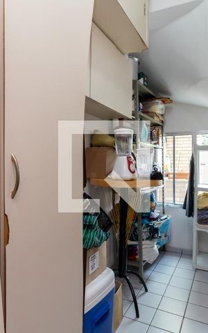 Casa à venda com 220m², 3 quartos e 4 vagasQuarto de Serviço