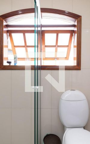 Casa à venda com 220m², 3 quartos e 4 vagasBanheiro 2
