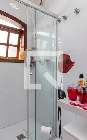 Casa à venda com 220m², 3 quartos e 4 vagasBanheiro da Suíte