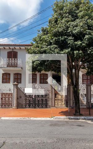 Casa à venda com 220m², 3 quartos e 4 vagasFachada