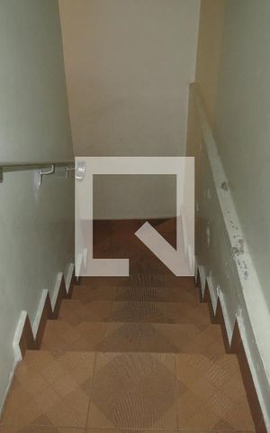 Casa à venda com 200m², 3 quartos e 3 vagasEscadas Piso 3