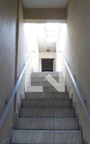 Casa à venda com 200m², 3 quartos e 3 vagasEscada