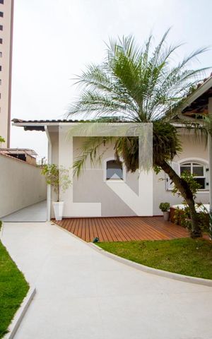 Casa para alugar com 422m², 4 quartos e 6 vagasQuintal/Jacuzzi