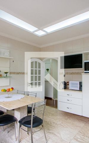 Casa para alugar com 422m², 4 quartos e 6 vagasCozinha