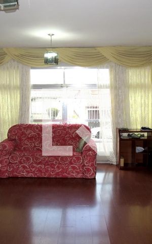Casa à venda com 200m², 3 quartos e 5 vagasSala