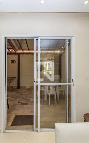 Casa de condomínio à venda com 126m², 3 quartos e 2 vagas Casa de condomínio à venda com 126m², 3 quartos e 2 vagasVaranda da Sala