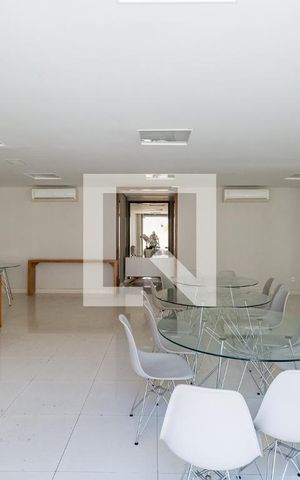 Casa de condomínio à venda com 126m², 3 quartos e 2 vagas Casa de condomínio à venda com 126m², 3 quartos e 2 vagasSalão de Festas