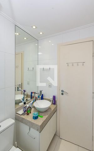 Casa de condomínio à venda com 126m², 3 quartos e 2 vagas Casa de condomínio à venda com 126m², 3 quartos e 2 vagasBanheiro da Suíte