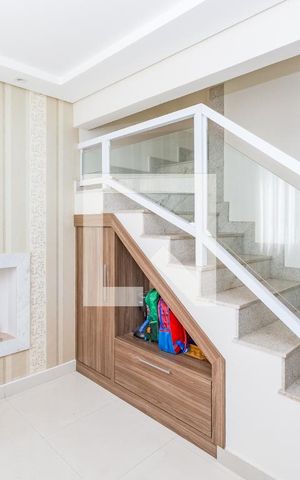 Casa de condomínio à venda com 126m², 3 quartos e 2 vagas Casa de condomínio à venda com 126m², 3 quartos e 2 vagasSala