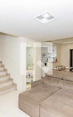 Casa de condomínio à venda com 126m², 3 quartos e 2 vagas Casa de condomínio à venda com 126m², 3 quartos e 2 vagasSala