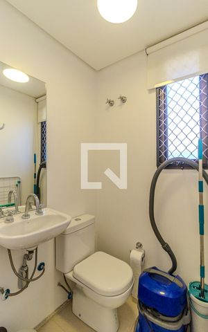 Apartamento para alugar com 250m², 4 quartos e 3 vagasBanheiro de Serviço
