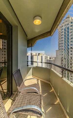 Apartamento para alugar com 250m², 4 quartos e 3 vagasVaranda