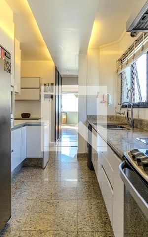 Apartamento para alugar com 250m², 4 quartos e 3 vagasCozinha