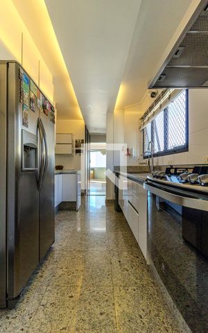 Apartamento para alugar com 250m², 4 quartos e 3 vagasCozinha