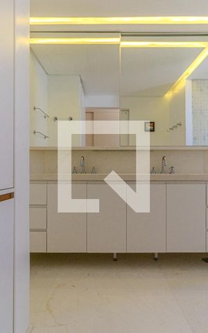 Apartamento para alugar com 250m², 4 quartos e 3 vagasBanheiro da Suíte 4