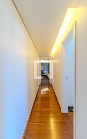 Apartamento para alugar com 250m², 4 quartos e 3 vagasCorredor