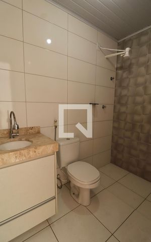 Casa à venda com 170m², 4 quartos e 2 vagasBanheiro 1