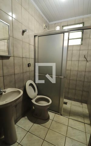 Casa à venda com 170m², 4 quartos e 2 vagasBanheiro 3
