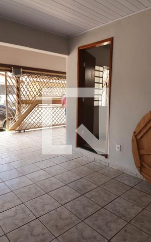 Casa à venda com 170m², 4 quartos e 2 vagasGaragem