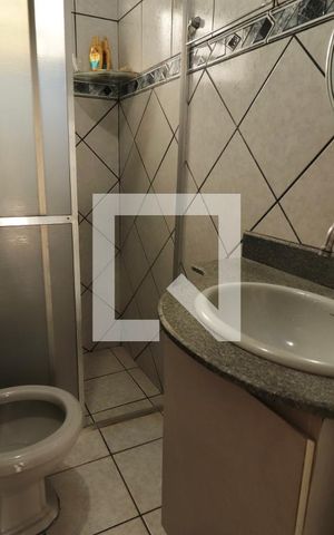 Casa à venda com 170m², 4 quartos e 2 vagasBanheiro 2