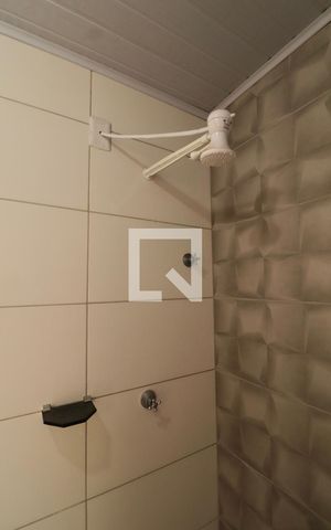 Casa à venda com 170m², 4 quartos e 2 vagasBanheiro 1