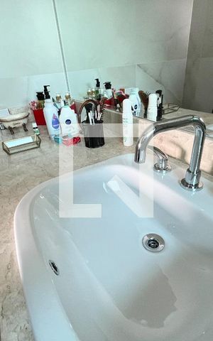 Apartamento para alugar com 60m², 2 quartos e 2 vagas Apartamento para alugar com 60m², 2 quartos e 2 vagasBanheiro da Suíte