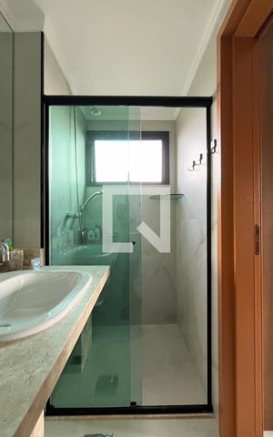 Apartamento para alugar com 60m², 2 quartos e 2 vagas Apartamento para alugar com 60m², 2 quartos e 2 vagasBanheiro da Suíte