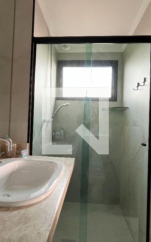 Apartamento para alugar com 60m², 2 quartos e 2 vagas Apartamento para alugar com 60m², 2 quartos e 2 vagasBanheiro da Suíte