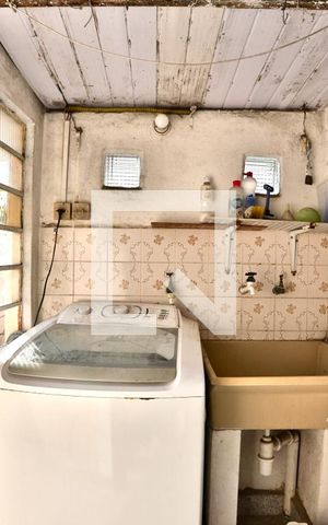 Casa à venda com 250m², 3 quartos e 2 vagasÁrea de Serviço