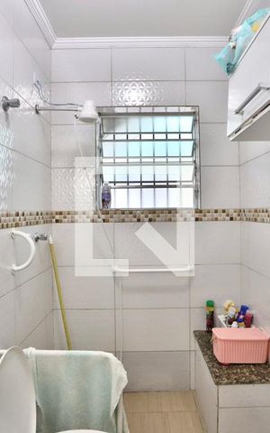 Casa à venda com 250m², 3 quartos e 2 vagasBanheiro 4