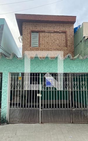 Casa à venda com 250m², 3 quartos e 2 vagasFachada