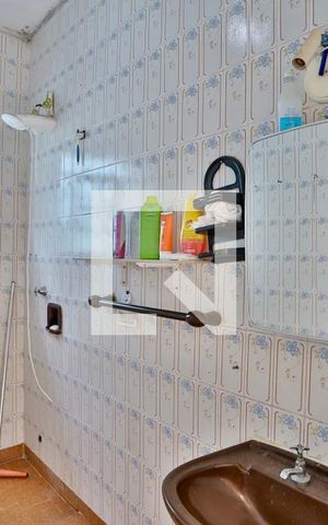 Casa à venda com 250m², 3 quartos e 2 vagasBanheiro 2