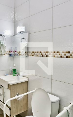 Casa à venda com 250m², 3 quartos e 2 vagasBanheiro 4