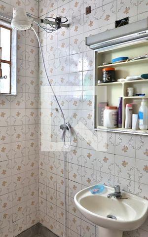 Casa à venda com 250m², 3 quartos e 2 vagasBanheiro 3